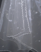  100657 White Wedding couple's veil 